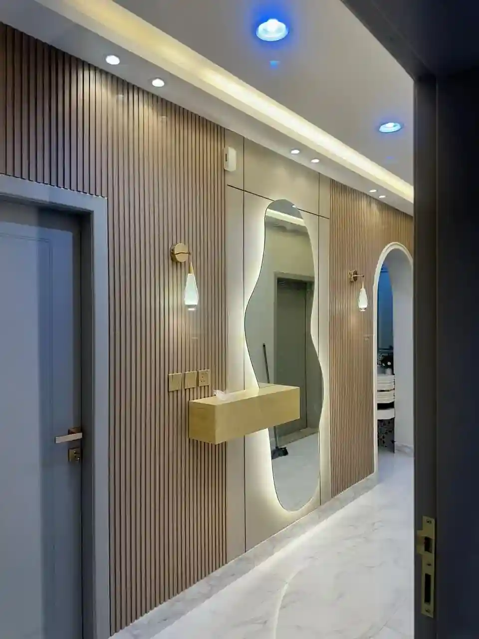 مرآة للمداخل بالرياض