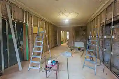 معلم ترميمات يعمل في منطقة شمال الرياض